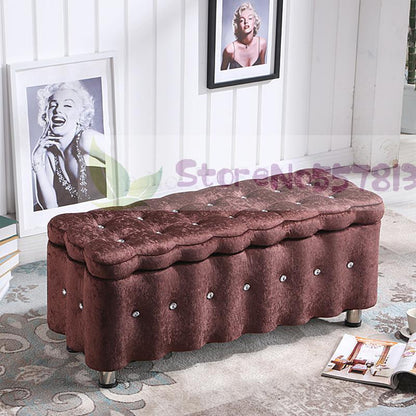 Banc de rangement en velours et métal de type coffre