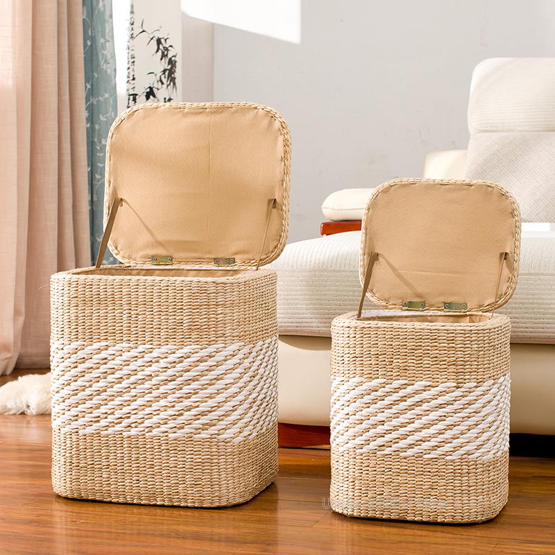 Tabouret en rotin avec rangement