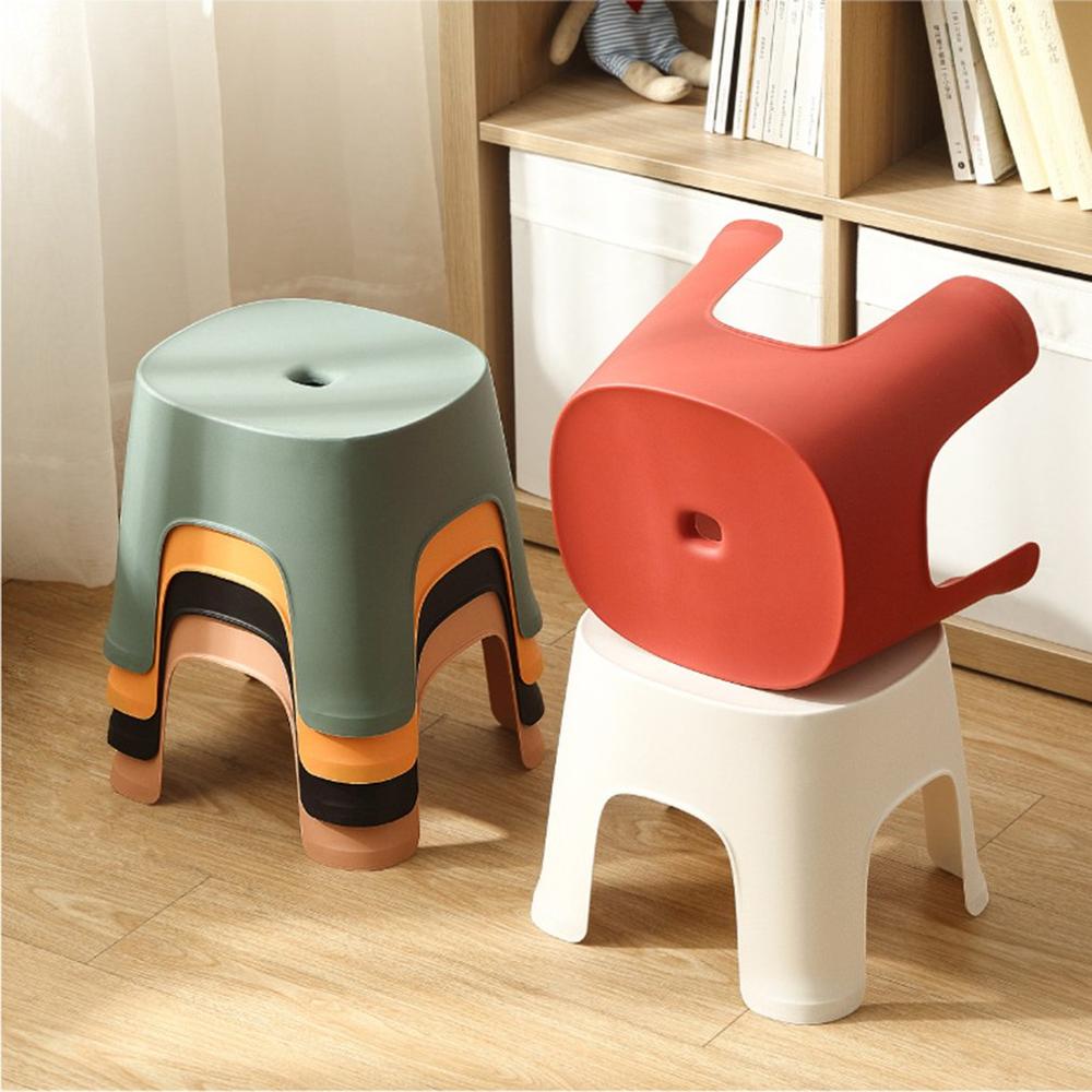 Tabouret enfant en plastique encastrable