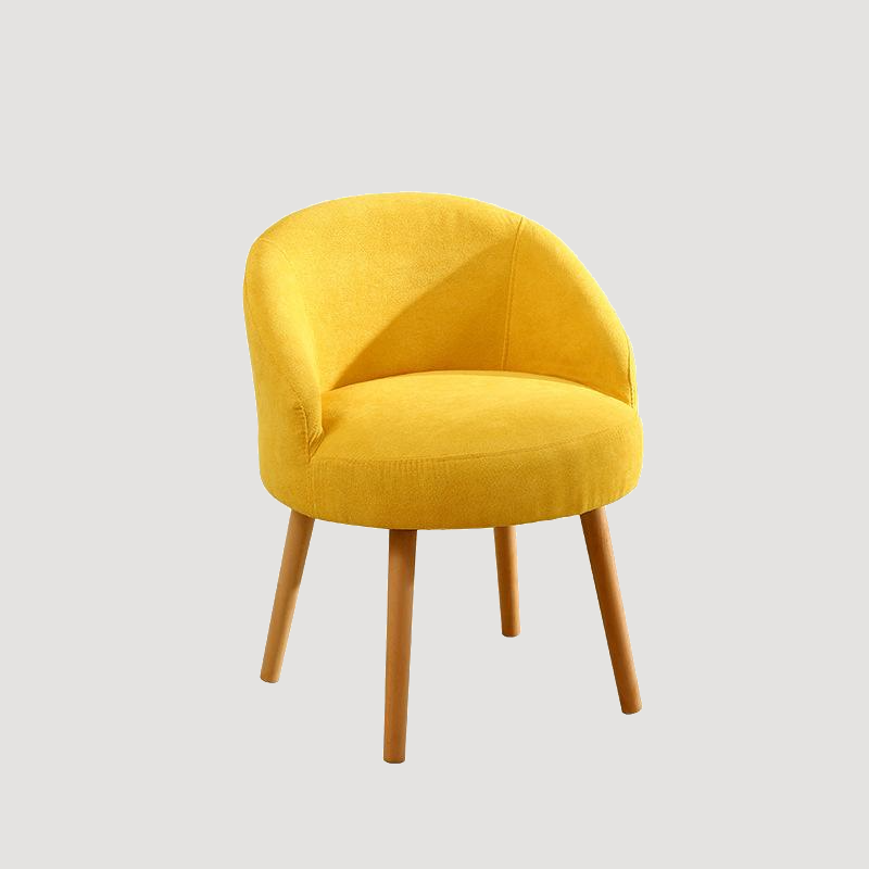 Chaise scandinave rembourrée en tissu jaune 