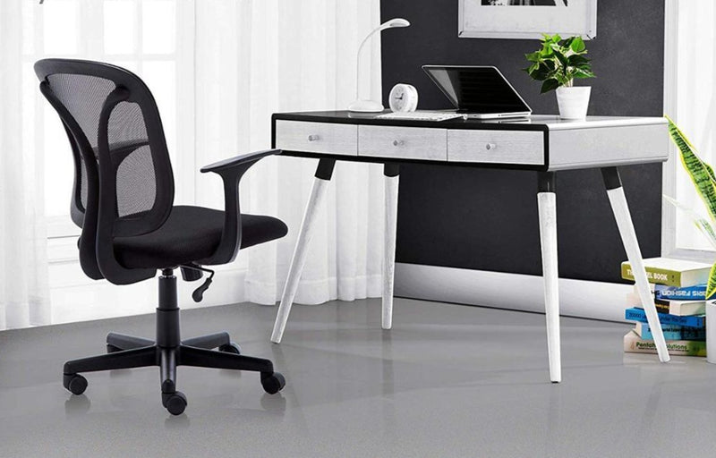 Chaise de bureau avec dossier inclinable et accoudoirs ergonomiques