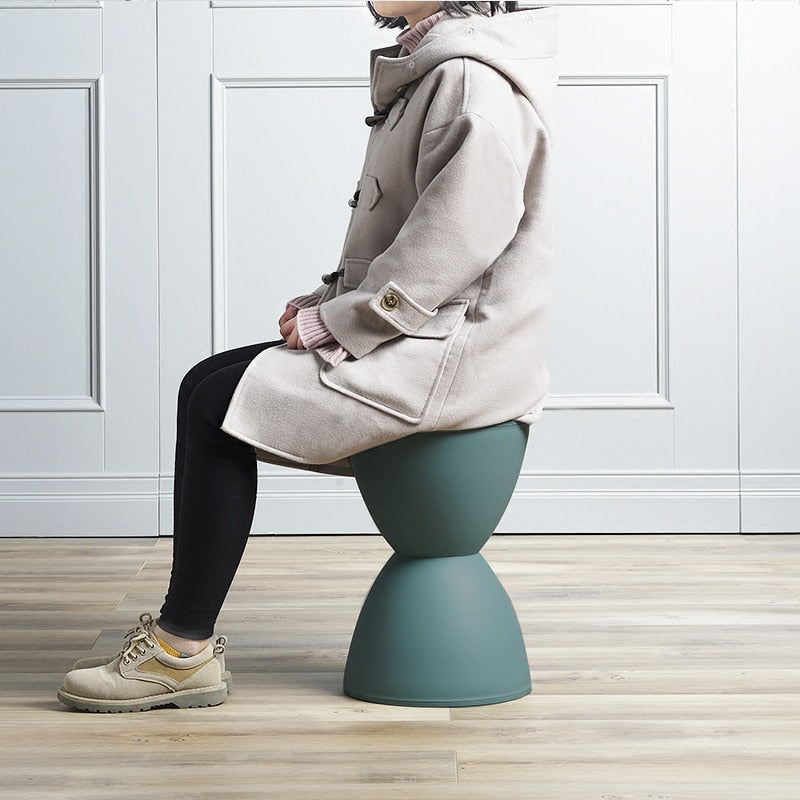 Haofy Tabouret Sablier Blanc – Siège Rond Plastique Nordique Pour Salle De Bain, Chambre Ou Bureau, Design Minimaliste & Polyvalent