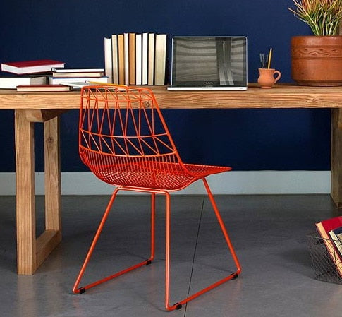 Chaise Design en métal avec assise géométrique