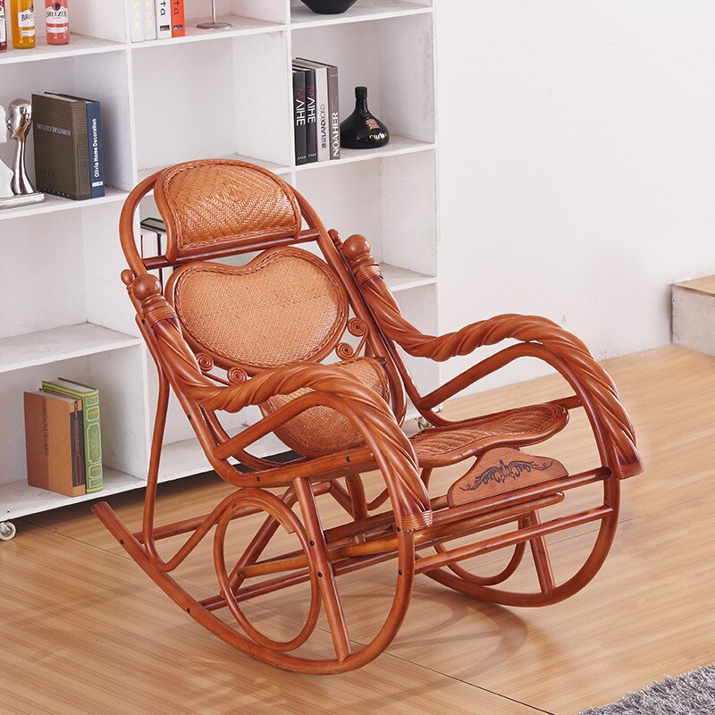 Chaise à bascule en bois vernis et assise en rotin renforcé avec accoudoirs tressés