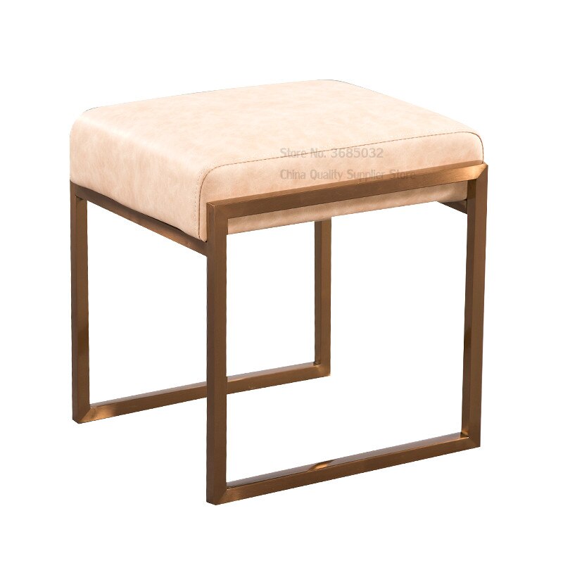 Tabouret design en cuir  saumon et métal de style nordique