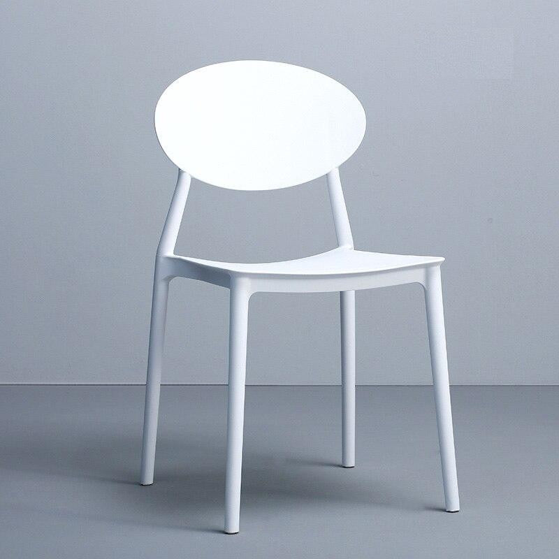Chaise médaillon design en plastique avec assise large