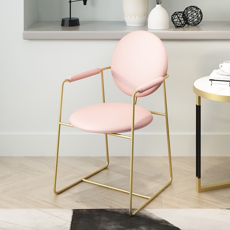 Chaise médaillon moderne avec accoudoirs en métal doré