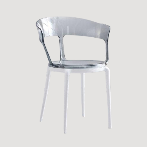 Chaise moderne en bois et résine à dossier large