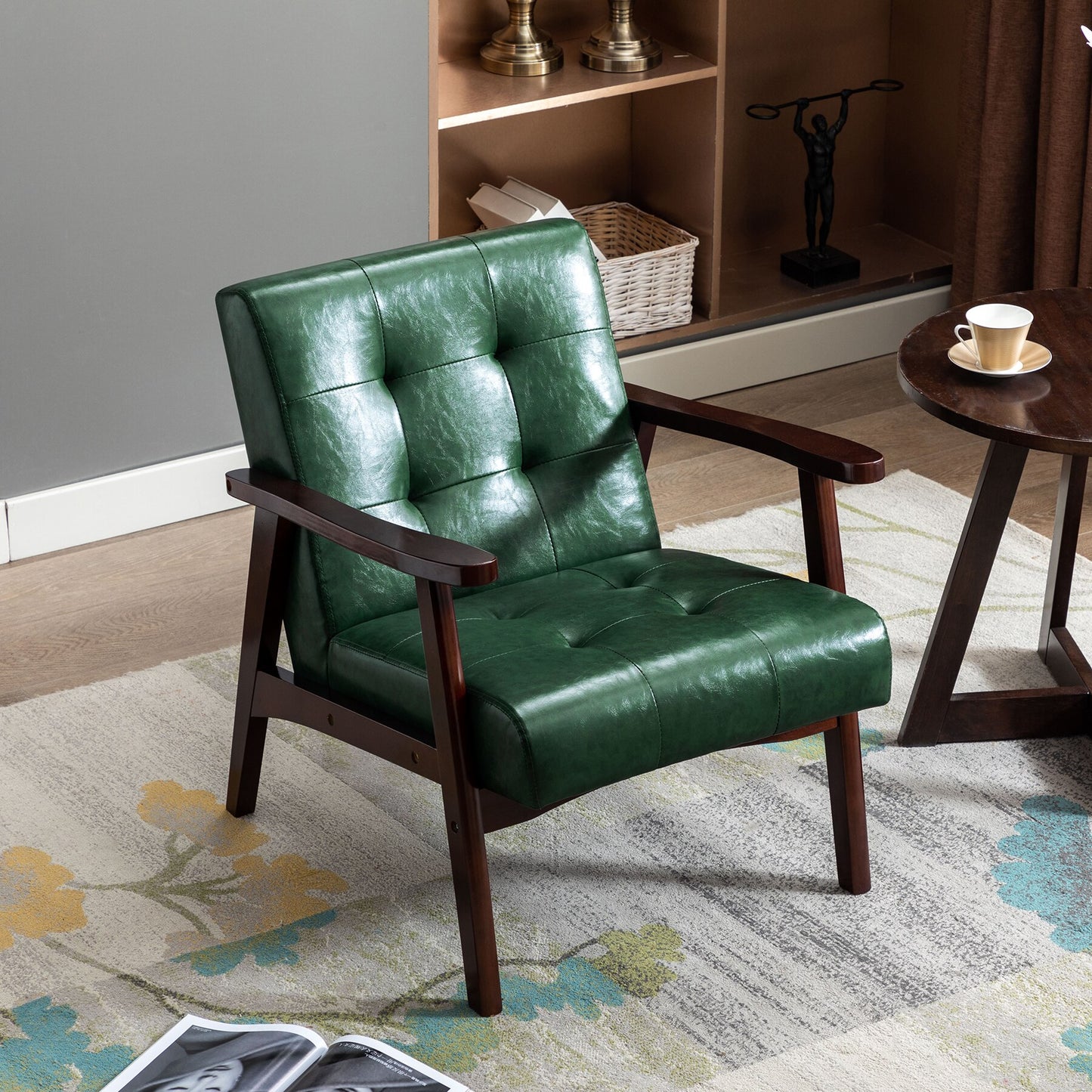 Petit fauteuil capitonné vert et bois