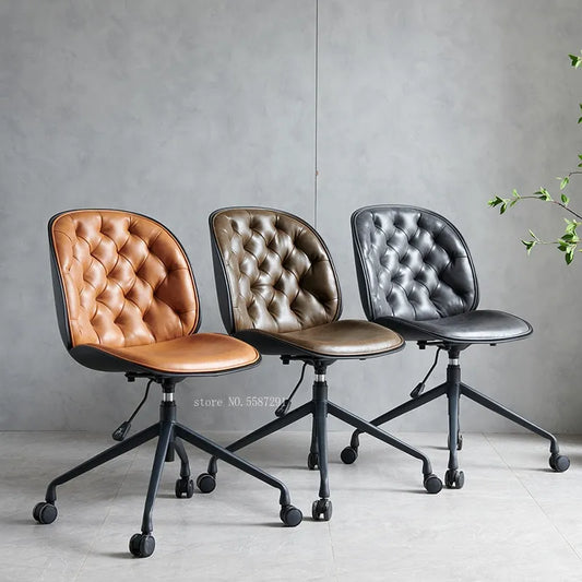 Chaise de bureau design sur roulettes d'inspiration vintage à capitons