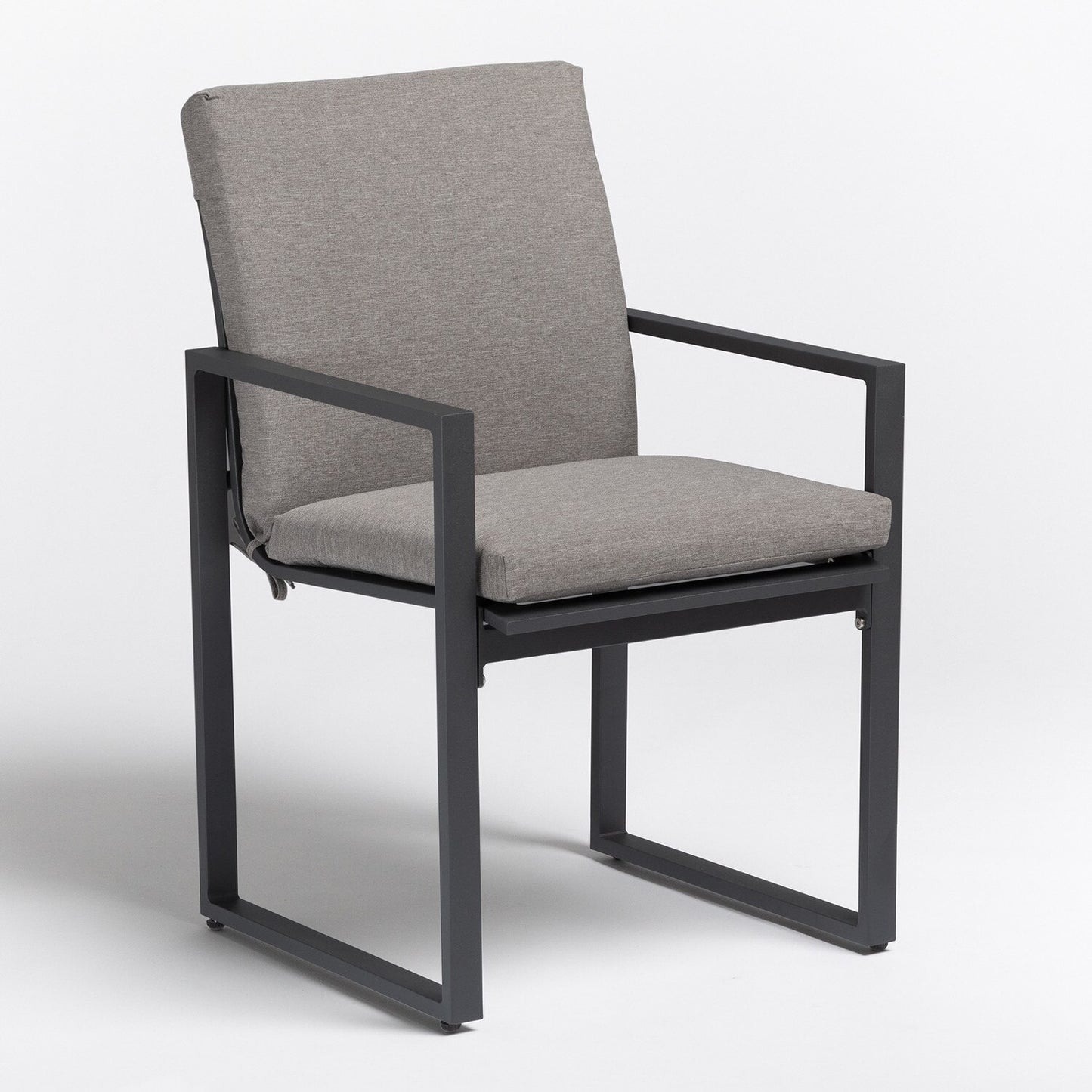 Chaise moderne de terrasse en métal