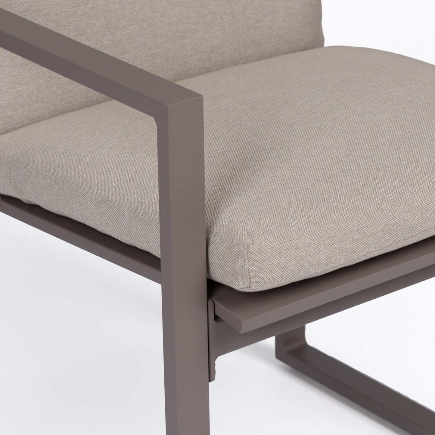 Chaise moderne de terrasse en métal