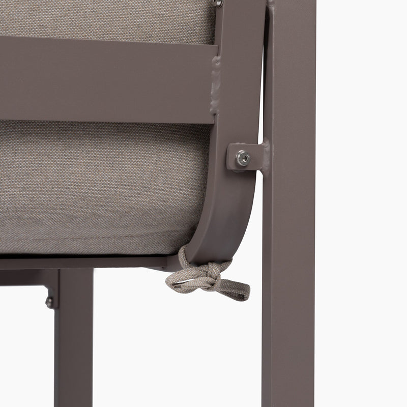 Chaise moderne de terrasse en métal
