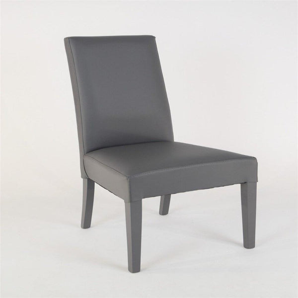 chaise moderne grise avec dossier et assise large confort