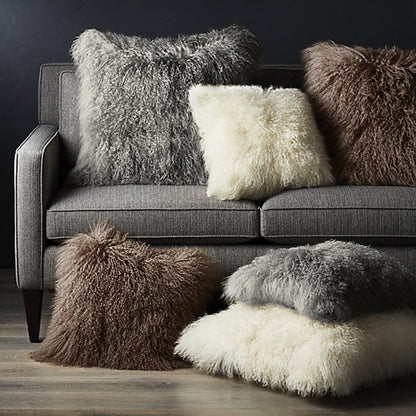 Coussin carré taie en fourrure synthétique