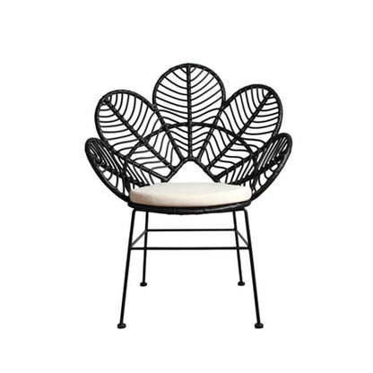 Chaise moderne en bois et rotin avec dossier pétales