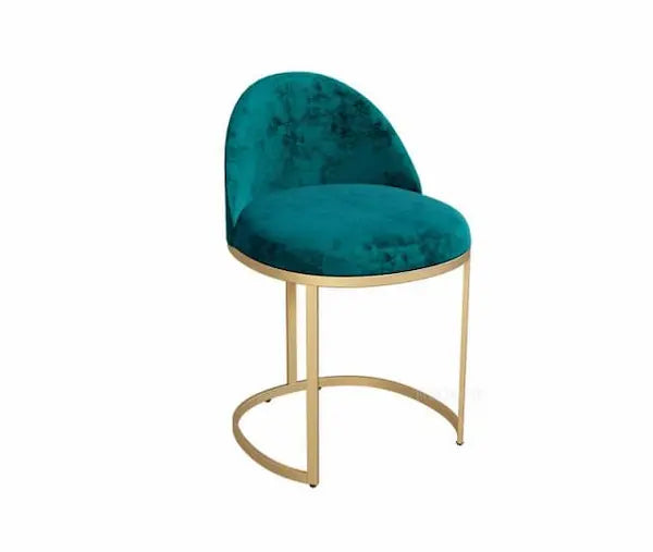 Chaise design en métal doré avec pied semi-circulaire et assise confort