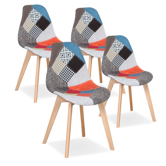 Chaise scandinave patchwork pieds en bois clair et assise résine (lot de 4)