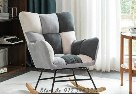 Fauteuil scandinave à bascule rembourré tissu et bois