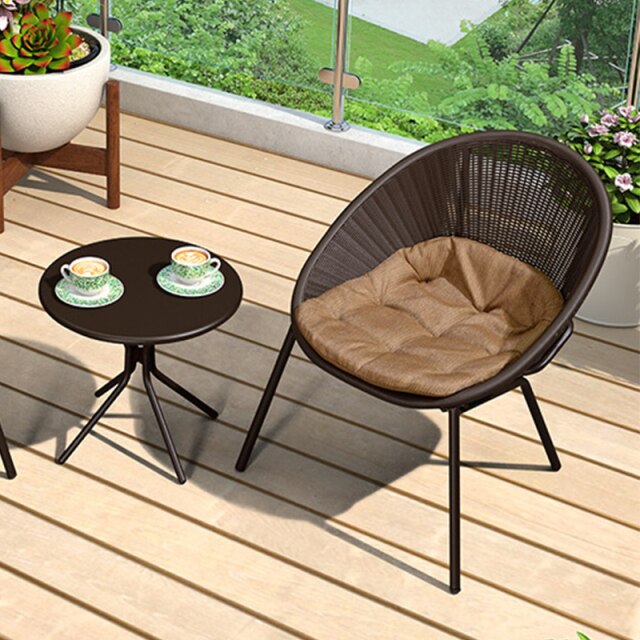 Chaise moderne avec dossier ergonomique en rotin