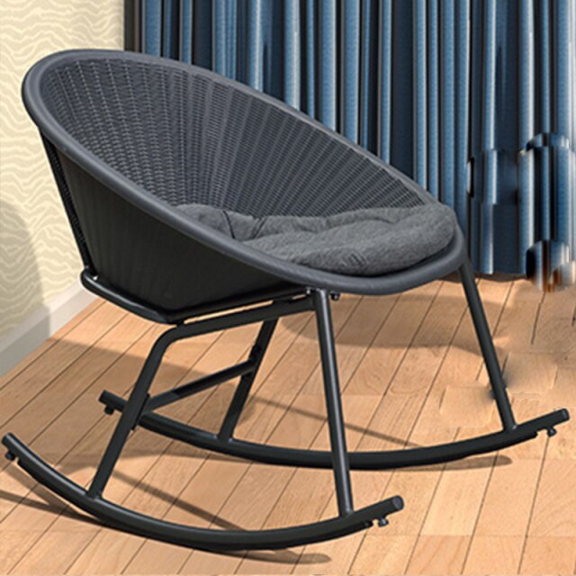Chaise moderne avec dossier ergonomique en rotin