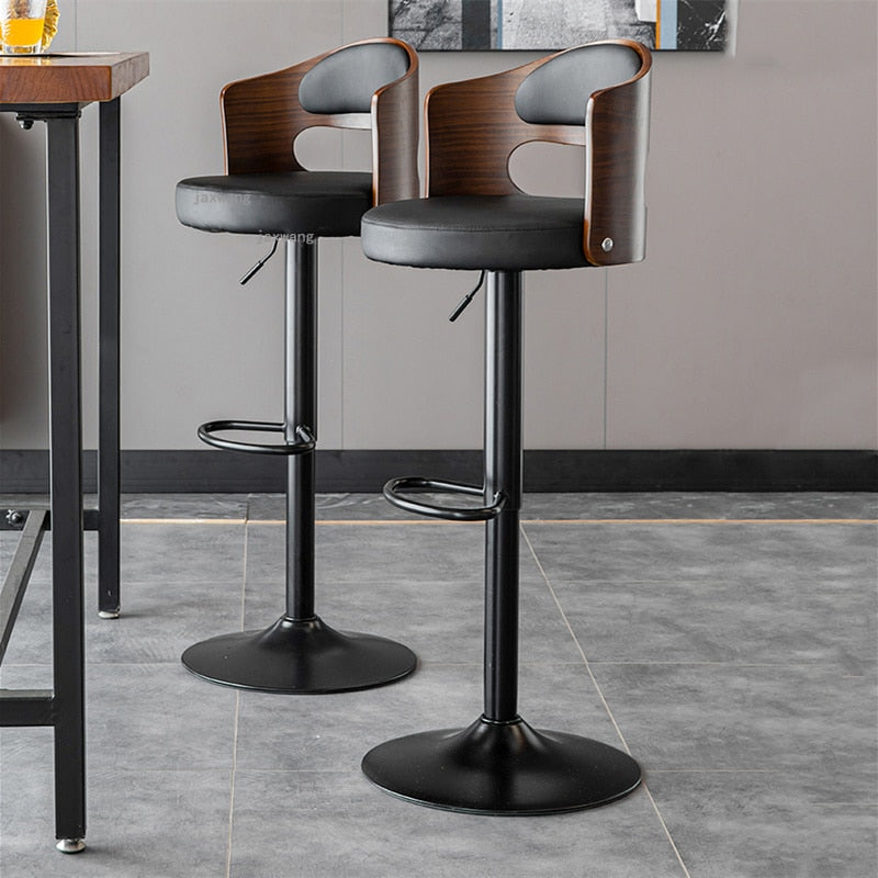 Chaise de bar design avec dossier large en bois et pied central